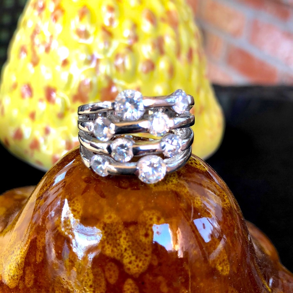 💗Host pick🌈CZ ring size 6 with 4 rows - 8 stones - Picture 2 of 6